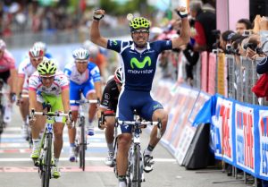 Fran Ventoso levantando los brazos en una de sus victorias en el Giro d'Italia