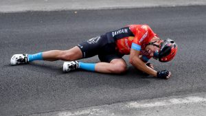 Caída de Mikel Landa en el Giro 2021