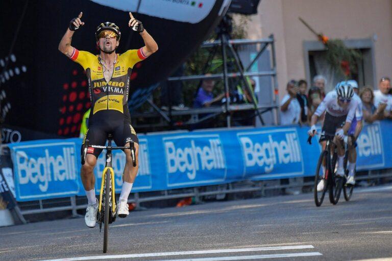 Roglič se impone a Pogacar en el Giro dell`Emilia. Foto: Jumbo-Visma