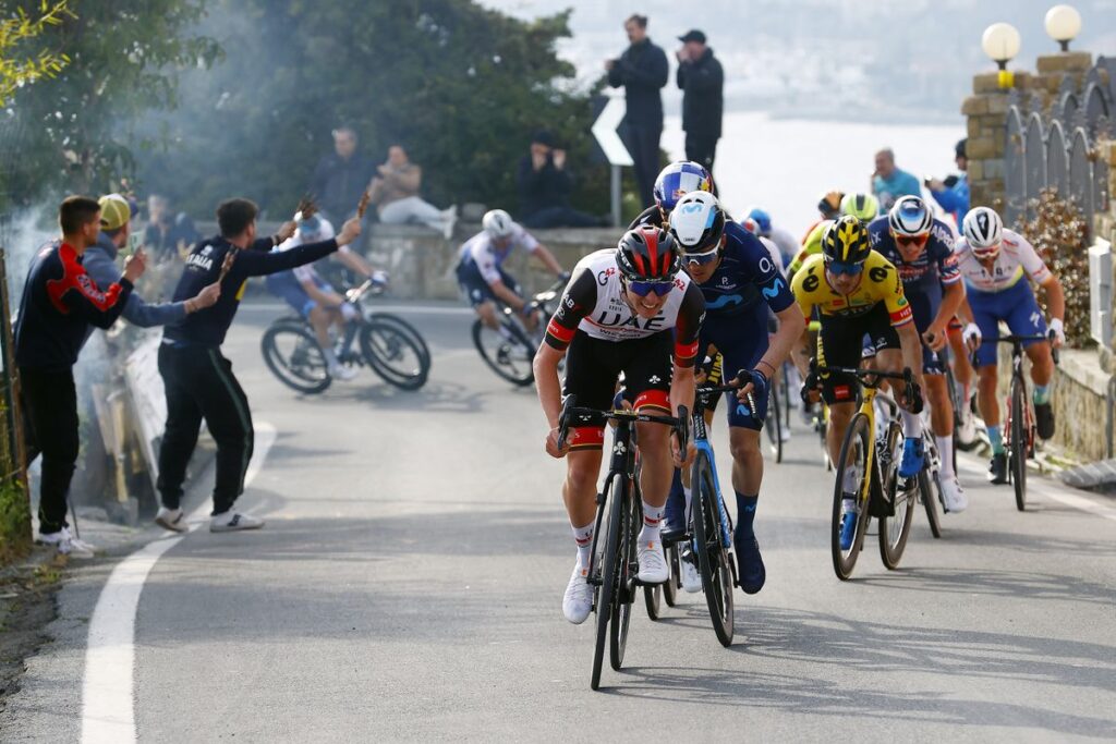 Tadej Pogacar acelera en el Poggio en la Milán-San Remo 2022 (Crédito de la imagen: Getty)