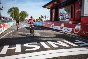La cicloturista de la Amstel meta en Berg en Terblijt.