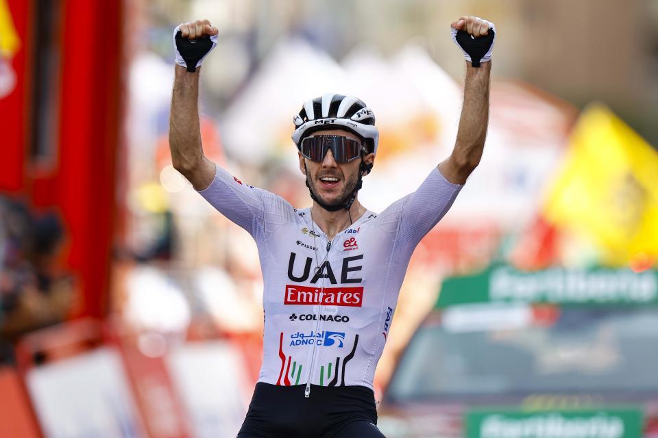 Adam Yates vence en la Vuelta a España